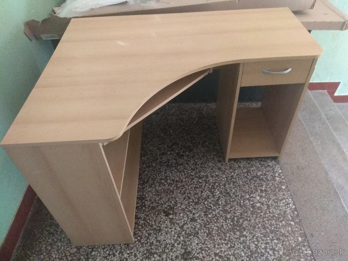 Počítačový stolík darujem - 7