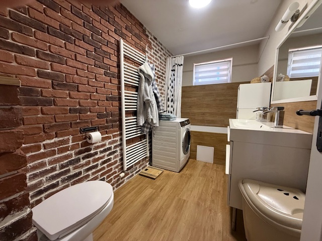 Rodinný dom s 2 bytovými jednotkami - 7