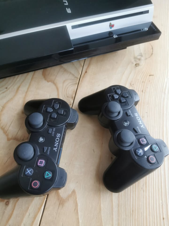 PS3 - Playstation 3 80GB s dvomi ovládačmi - 7