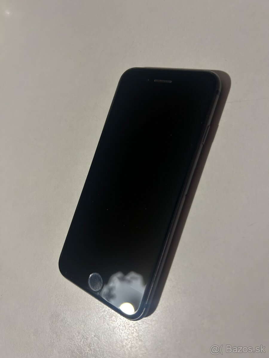 iPhone 8 64GB black - 100% batéria - 7
