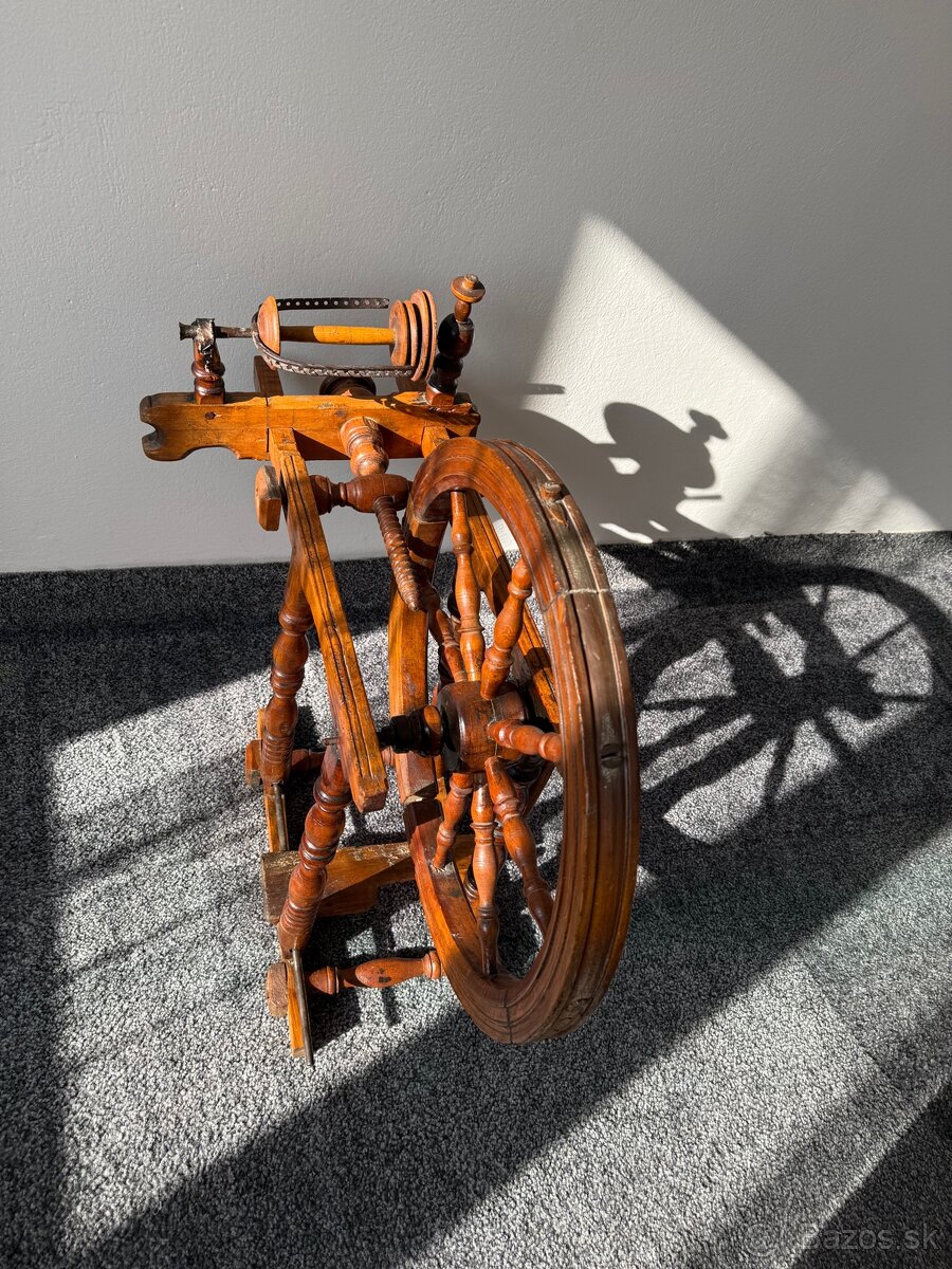 Tradičný drevený kolovrat - 7