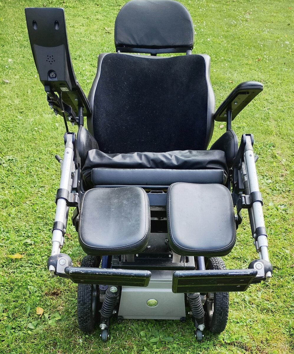 Elektricky invalidný vozík. - 7