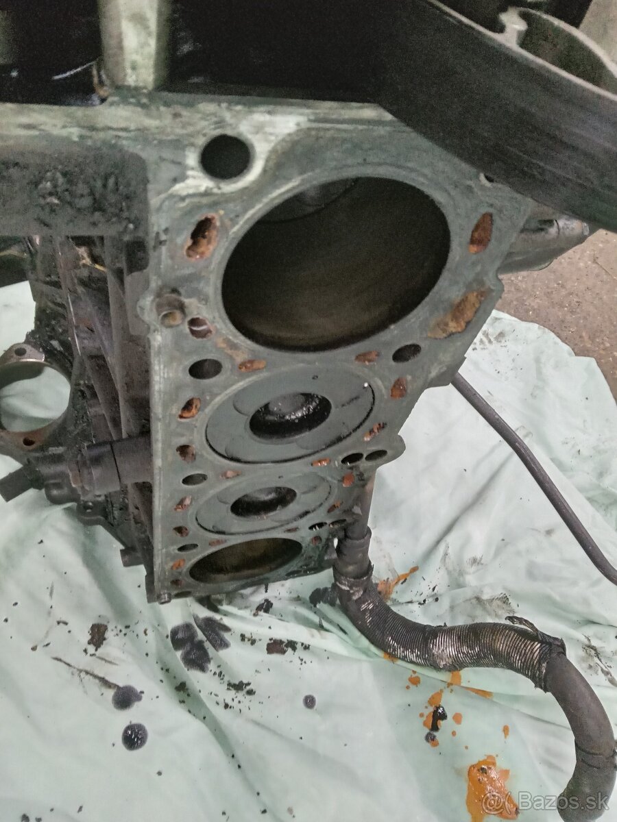 Blok motora Ssangyong Kyron 2.0Xdi Diesel so závitom - 7