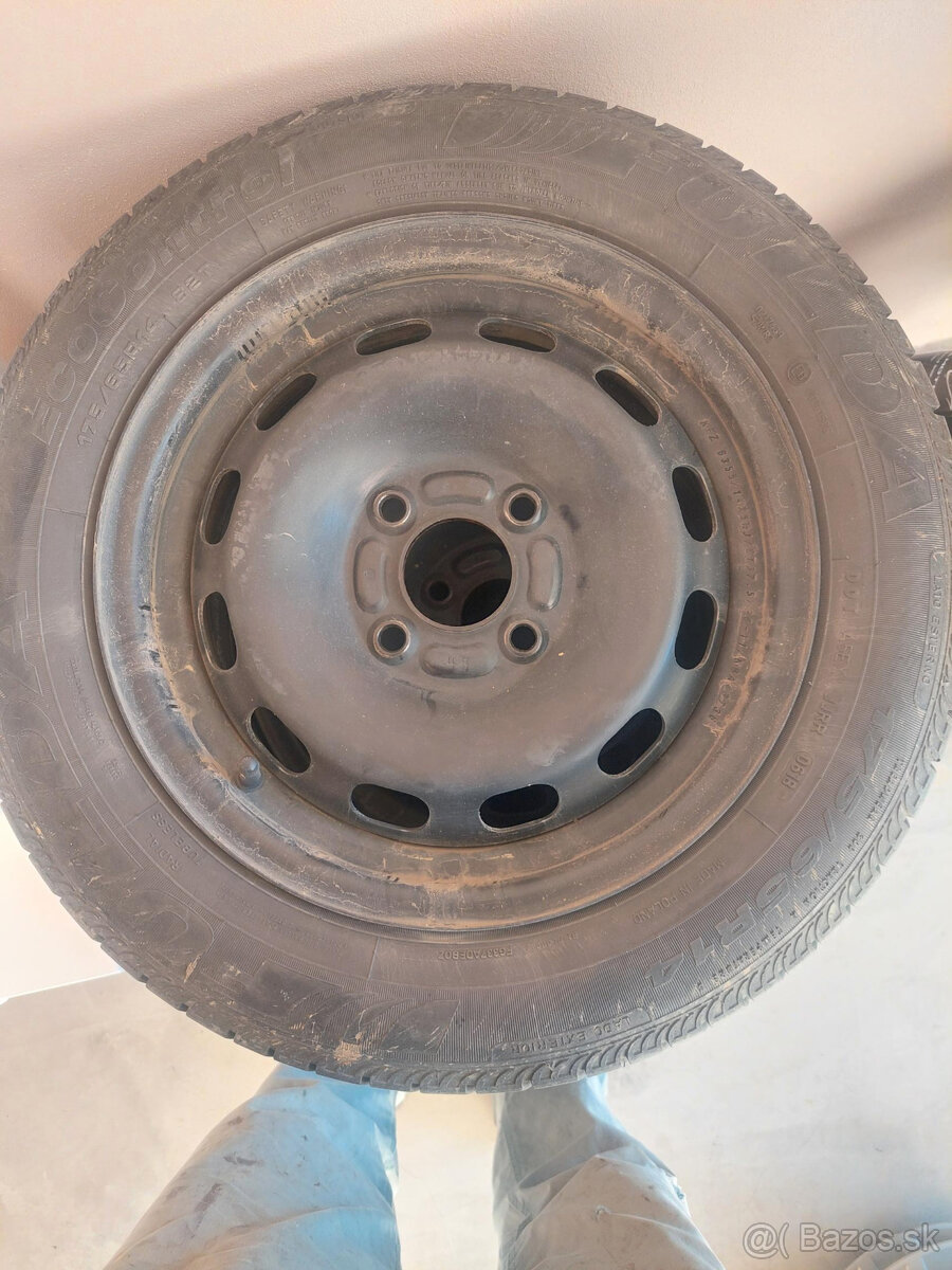 Predám dve sady pneumatík 175/65/R14 - 7