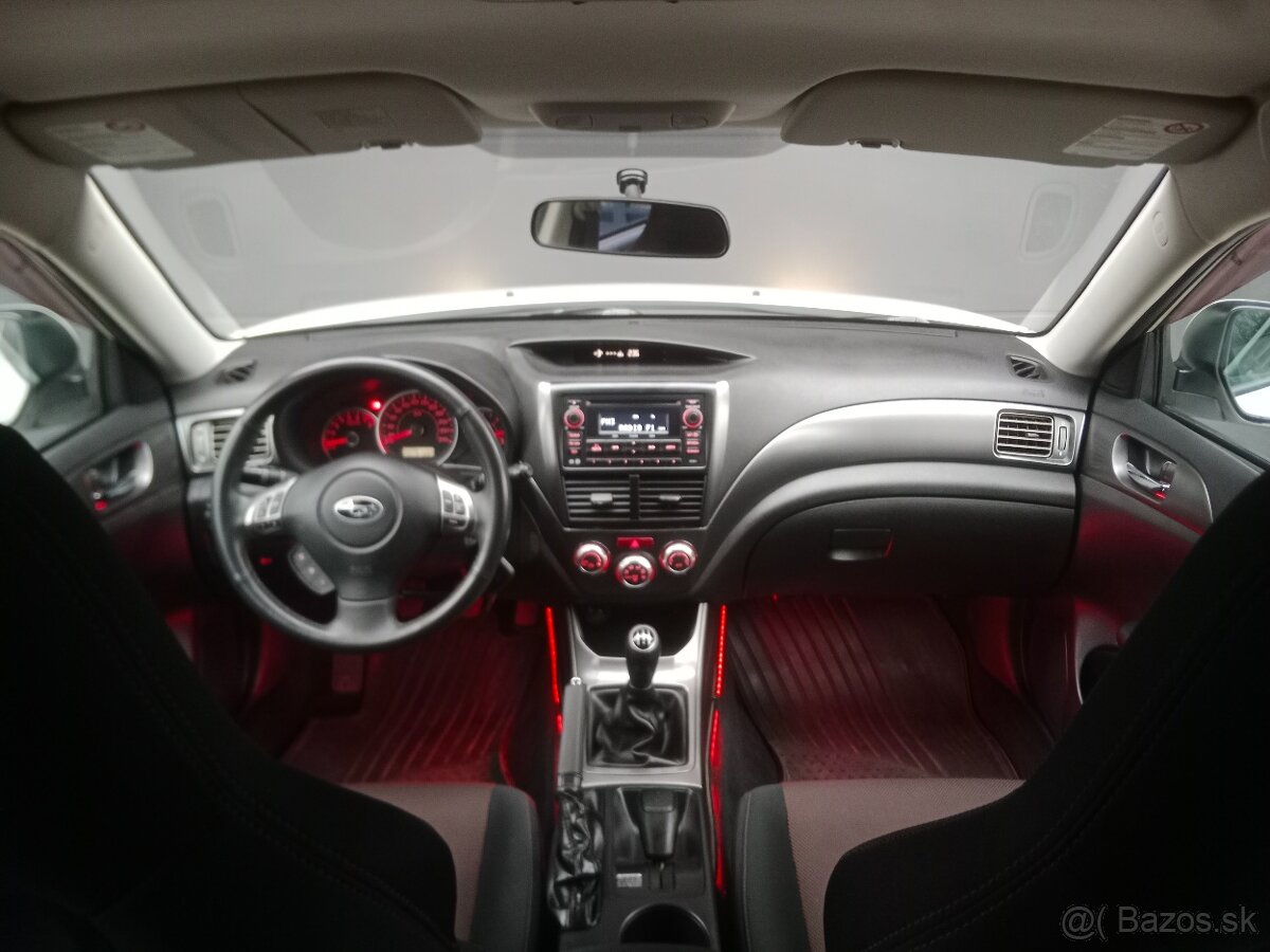 Subaru Impreza XV 2.0R 4X4 110kW r.2011 - Najeto jen 91Tis - 7