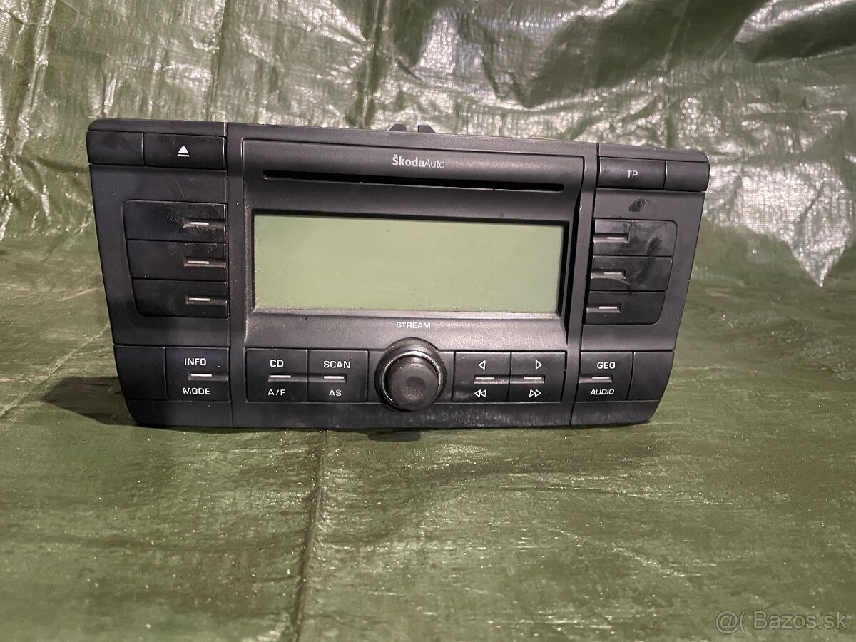 Rozpredám Škodu Octavia 2 Sedan - 7