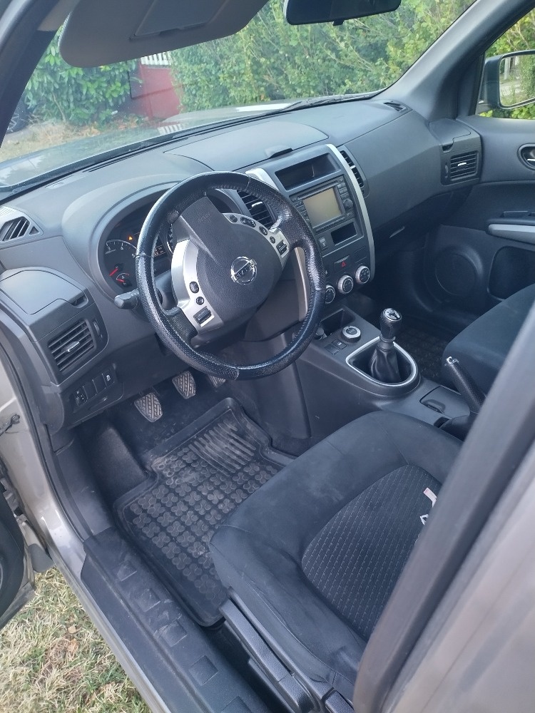 Nissan X Trail 2,0 dci - 7
