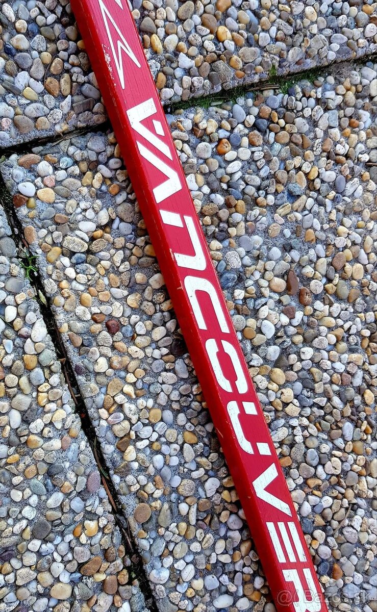 nove hokejky nikdy nepouzité cena 15€ /Kus - 7