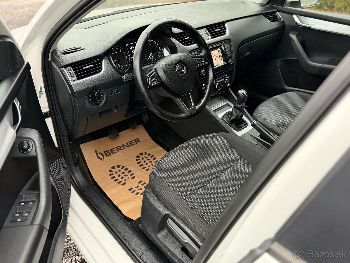 Škoda Octavia Combi 1.6 TDI Elegance - 7