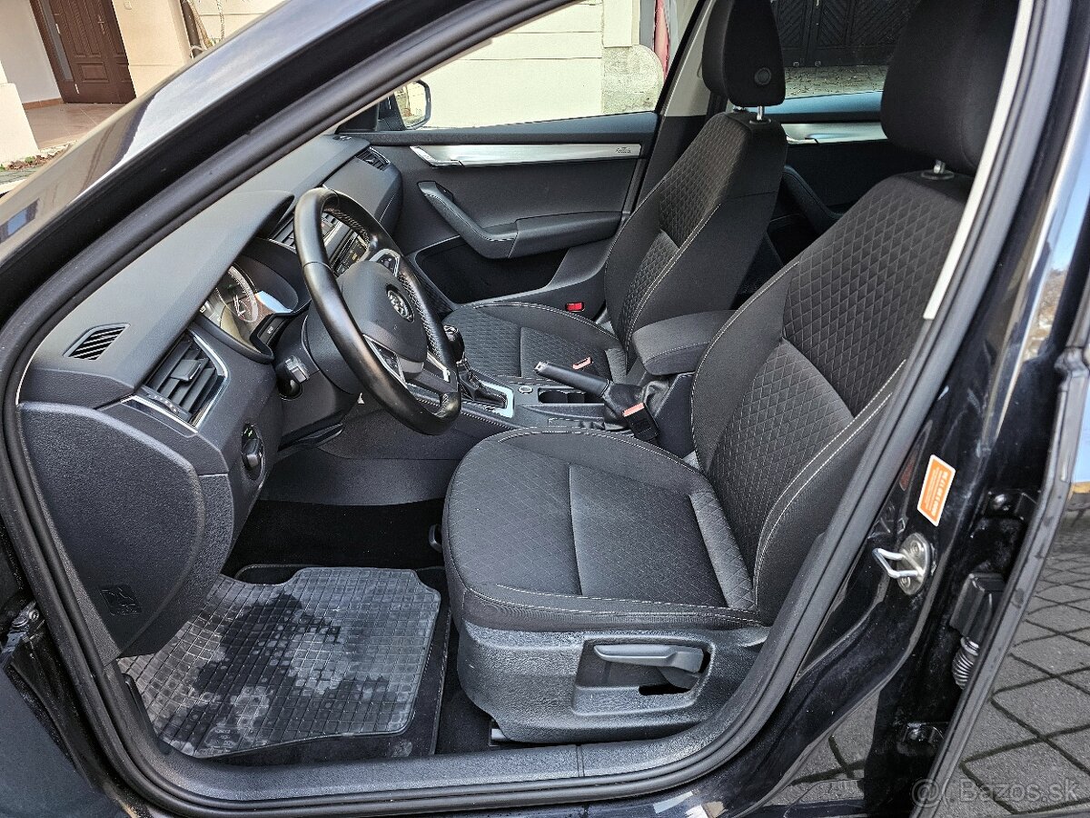 Škoda Octavia Combi 2.0 TDI DSG Edition Xenoný Navi DVD R17 - 7