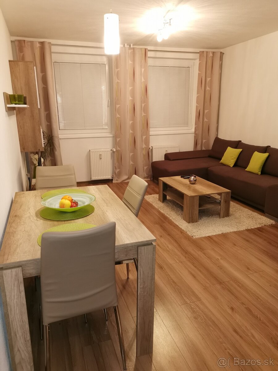 Prenájom 3 izbový byt Levice - 7