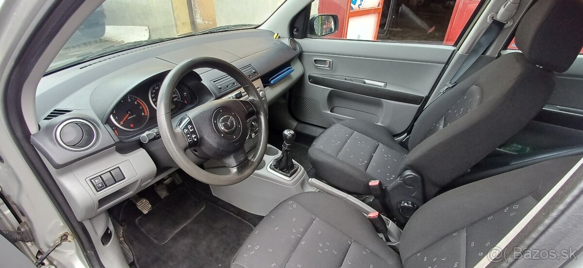 Mazda 2 - 7