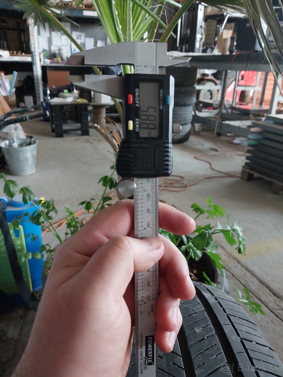 Pneumatiky Goodyear 235/ 55 r19 - 7