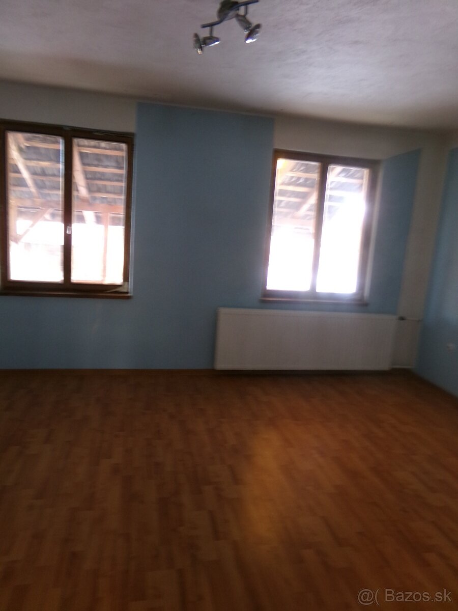 Na predaj rodinný dom v Hosťovciach - 7