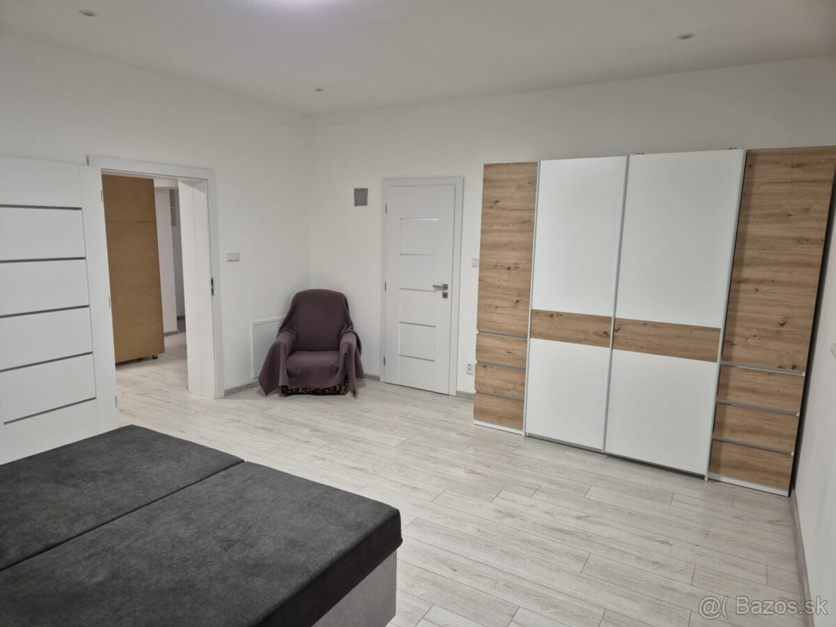Na prenájom - 7