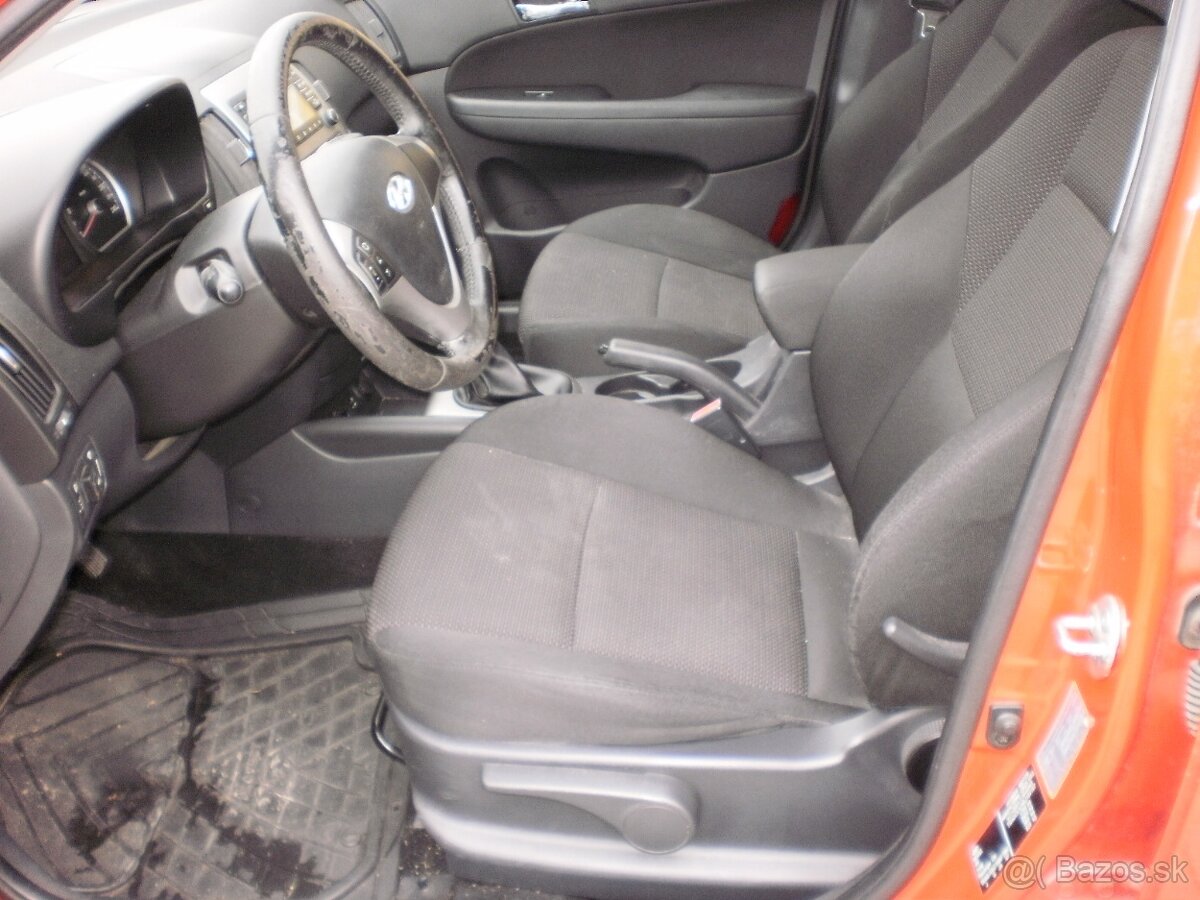 Hyundai i30 1,4i 80kW M5 r.2011 LPG - 7