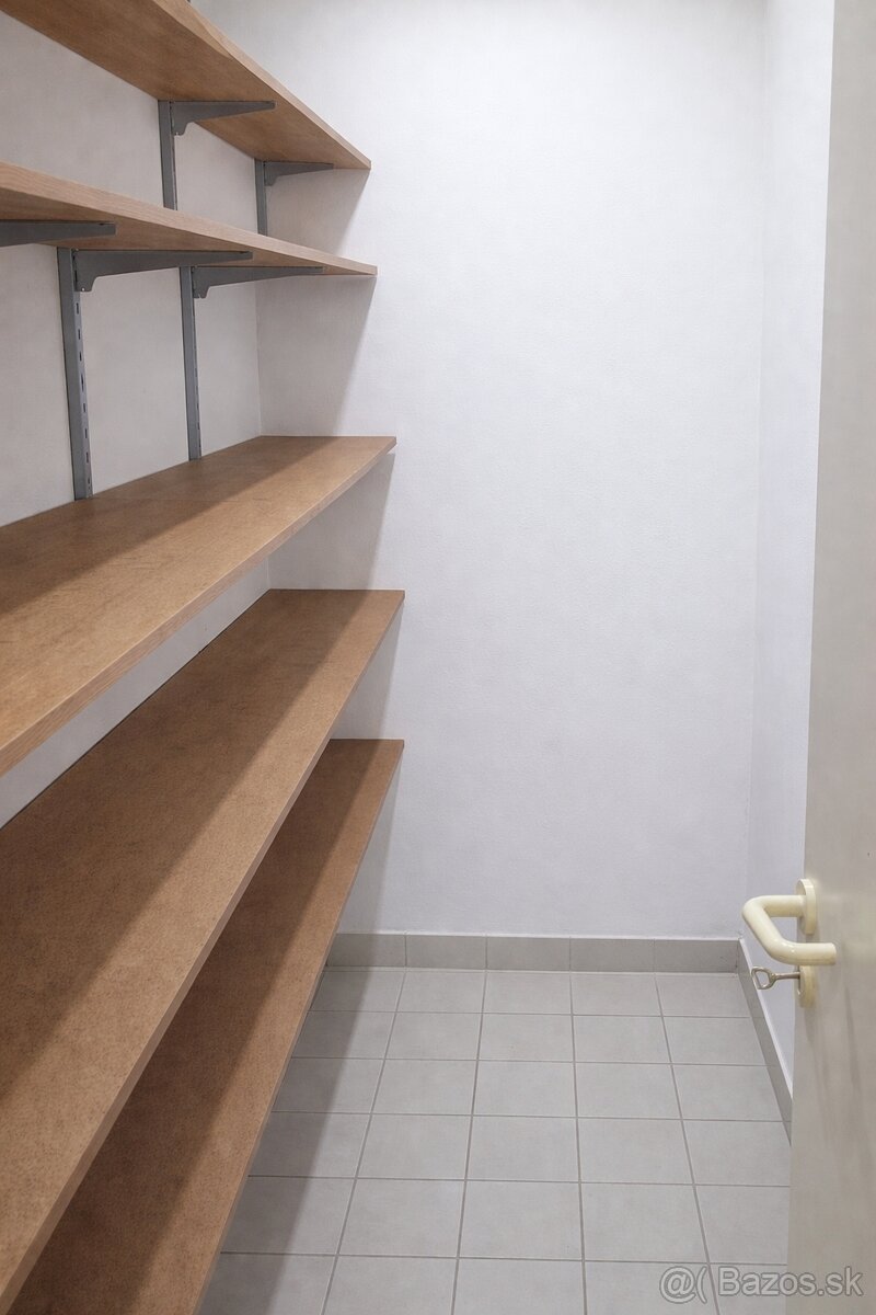 Prenajmem obchodné priestory – 70 m², centrum Púchova - 7