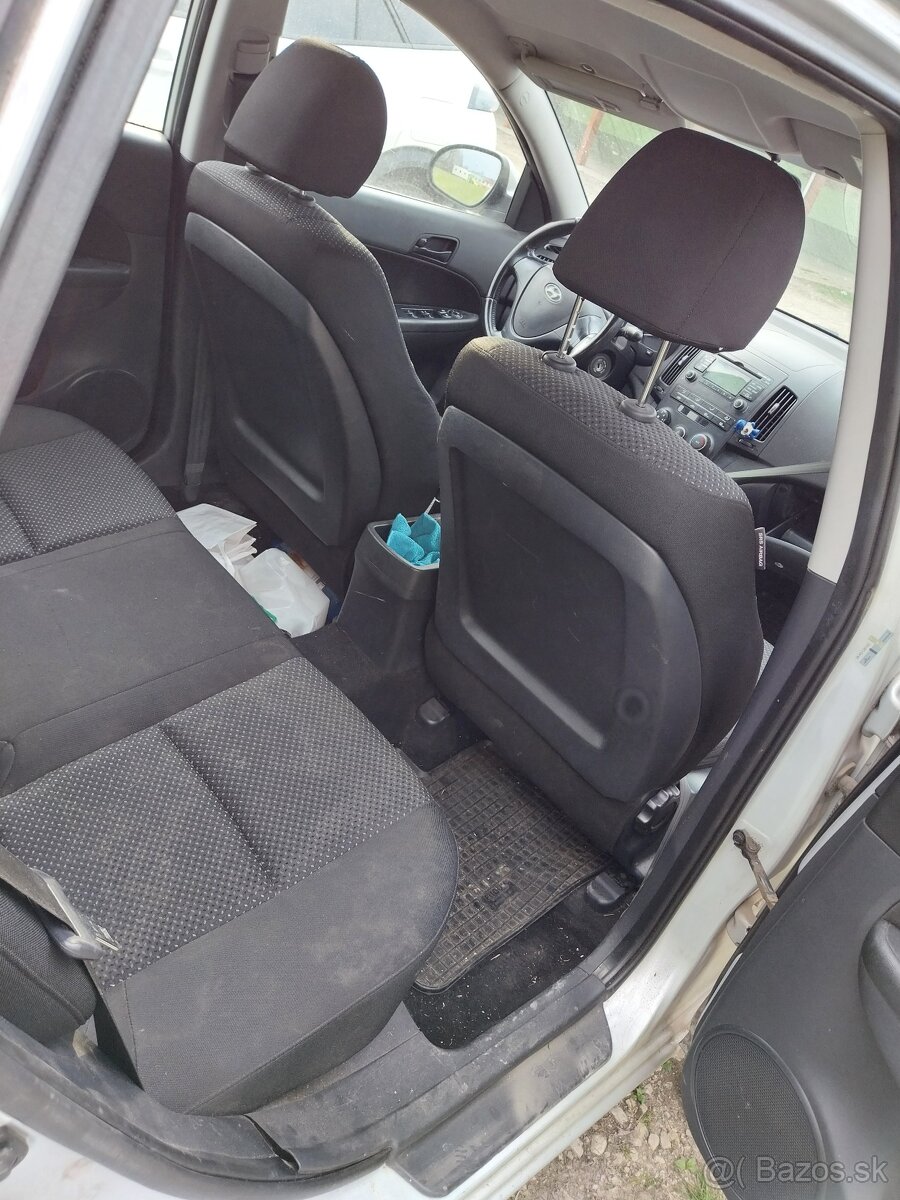 Predám Hyundai i30 CW - 7