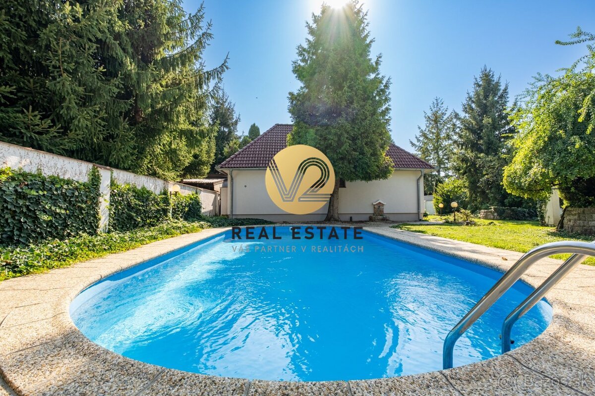 Na PREDAJ 5i rodinný dom s dvojgarážou a hosťovským domom, N - 7