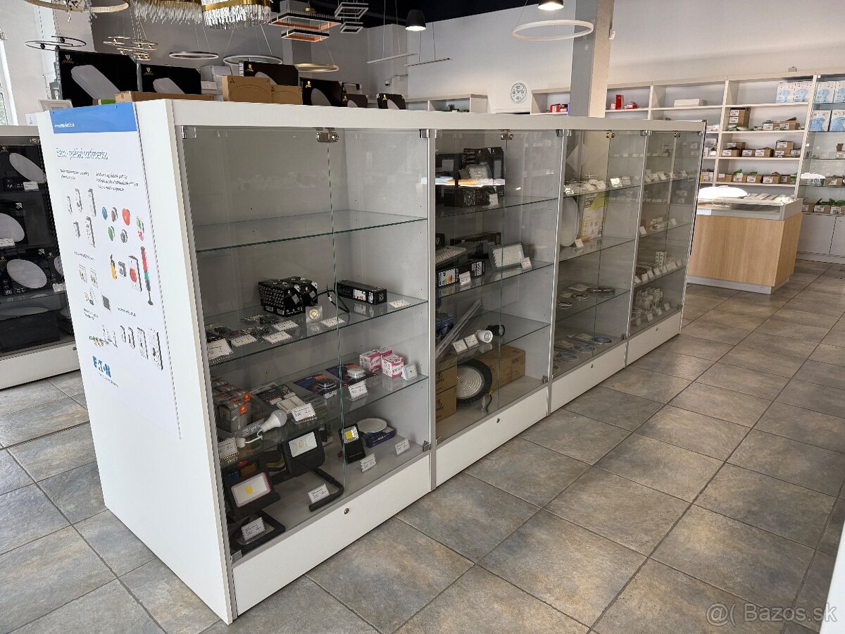 Presklené regály, vitríny - 7