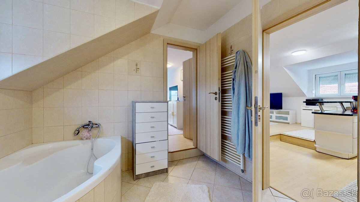 4-izbový byt s komfortom domu - províziu platí prenajímateľ - 7