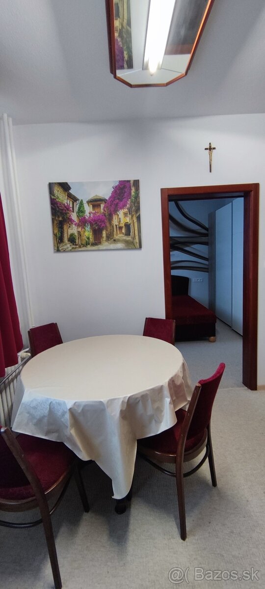 Predaj / Prenájom - 2,5 izbový byt - 7