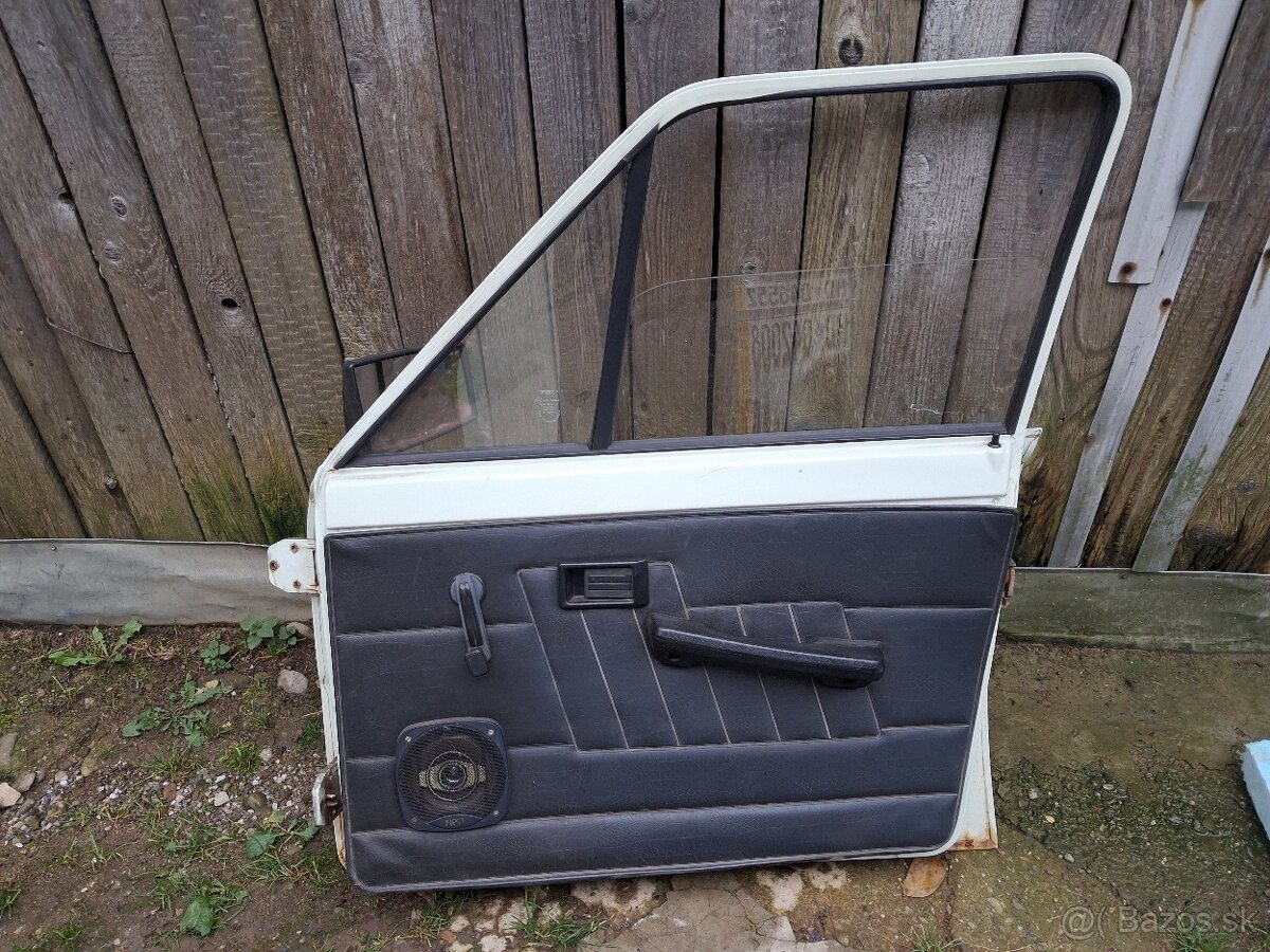 Predám dvere na škodu 105,120 - 7