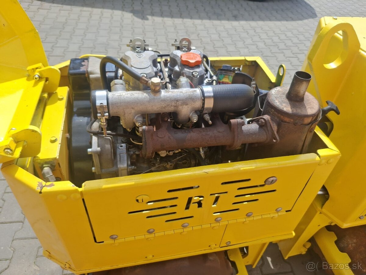 Vibrační válec Wacker neuson RT820 - 7