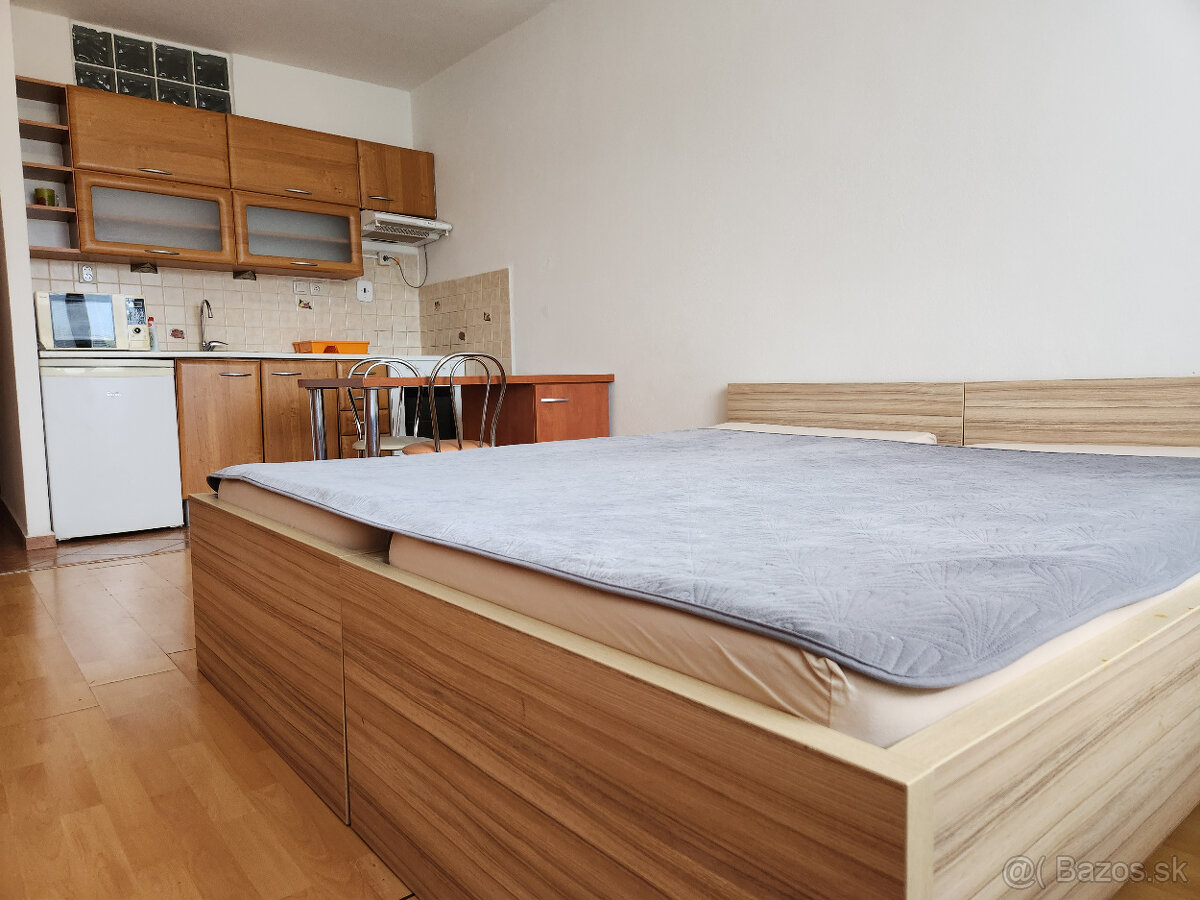 Prenajmem garsonku na Bysterci v Dolnom Kubíne - 7