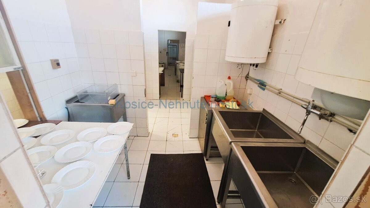 Podnikateľský objekt 3240 m2 Veľké Kapušany - 7