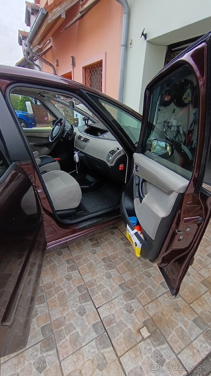 Predám Citroen C4 Picasso - 7