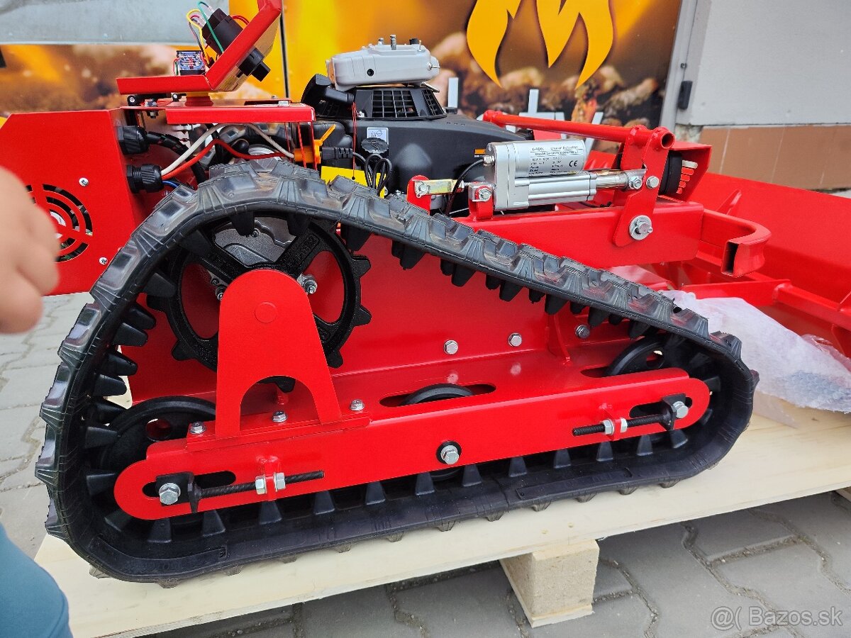 Nová svahová sekačka s pásy na dálkové ovládání - 7