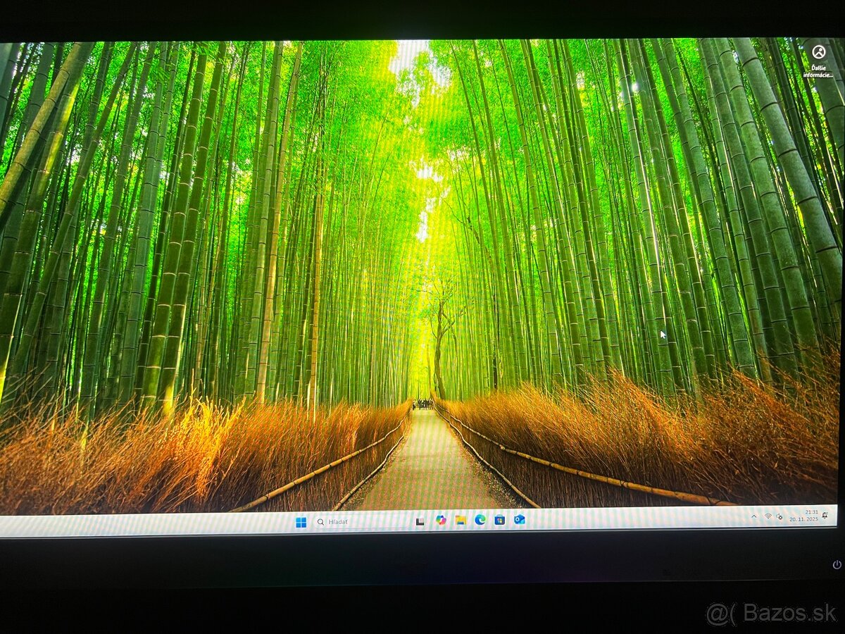 Starší stolný počítač HP - 7