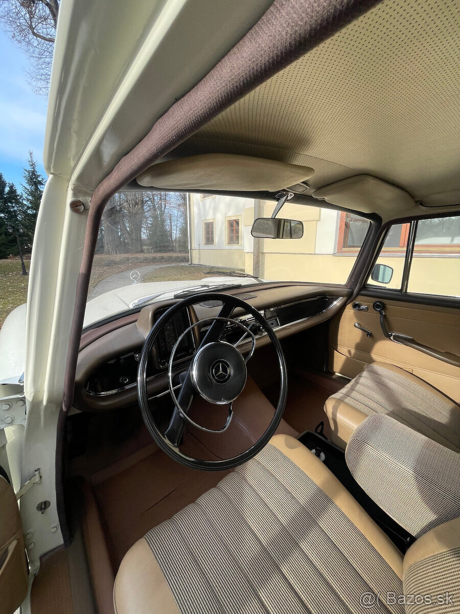 Mercedes 110-200 D - 7