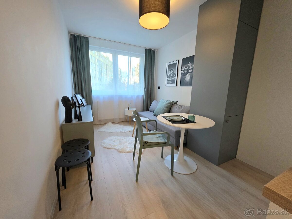 Na predaj pekný, menší 1 izbový byt na ulici Krivá, Košice - - 7