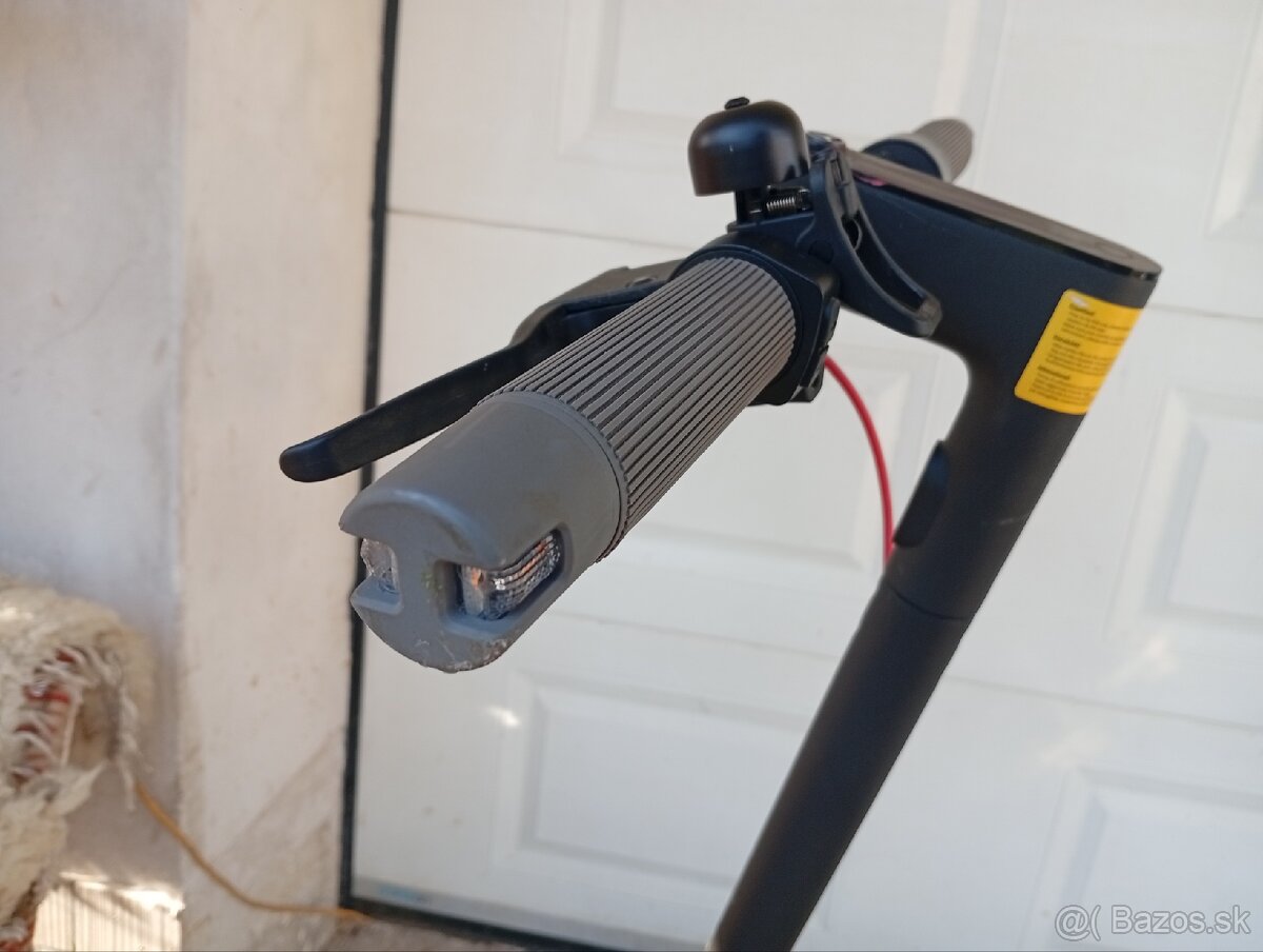 XIAOMI E SCOOTER (KOLOBEZKA) 4 A ESSENTIAL - 7