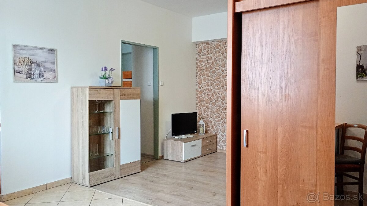 Na prenájom zariadený 2 izb. byt - apartmán Poprad - Veľká - 7