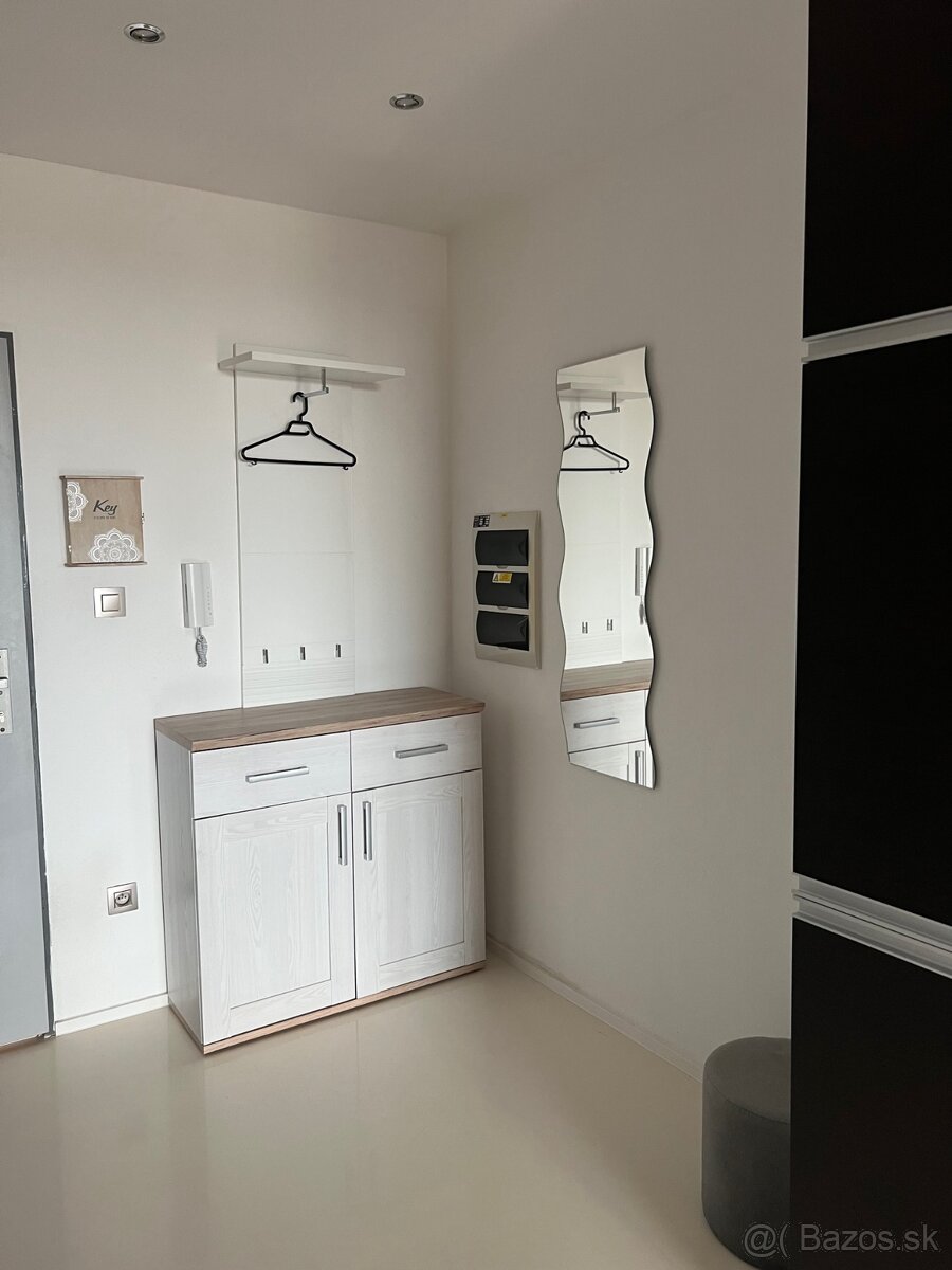 Predám trojizbový byt v PLATO Levice - 7