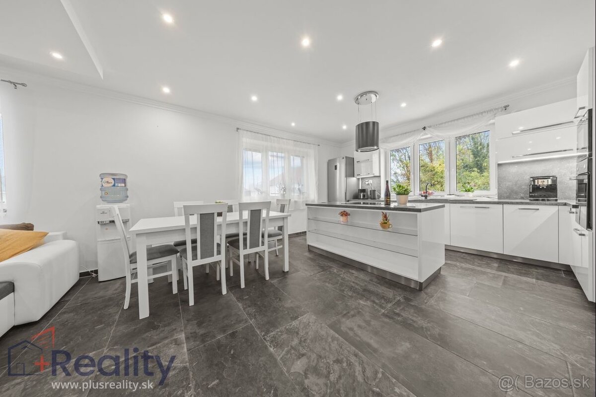 Rodinný dom s veľkým pozemkom v obci Vrakuň na predaj - 7