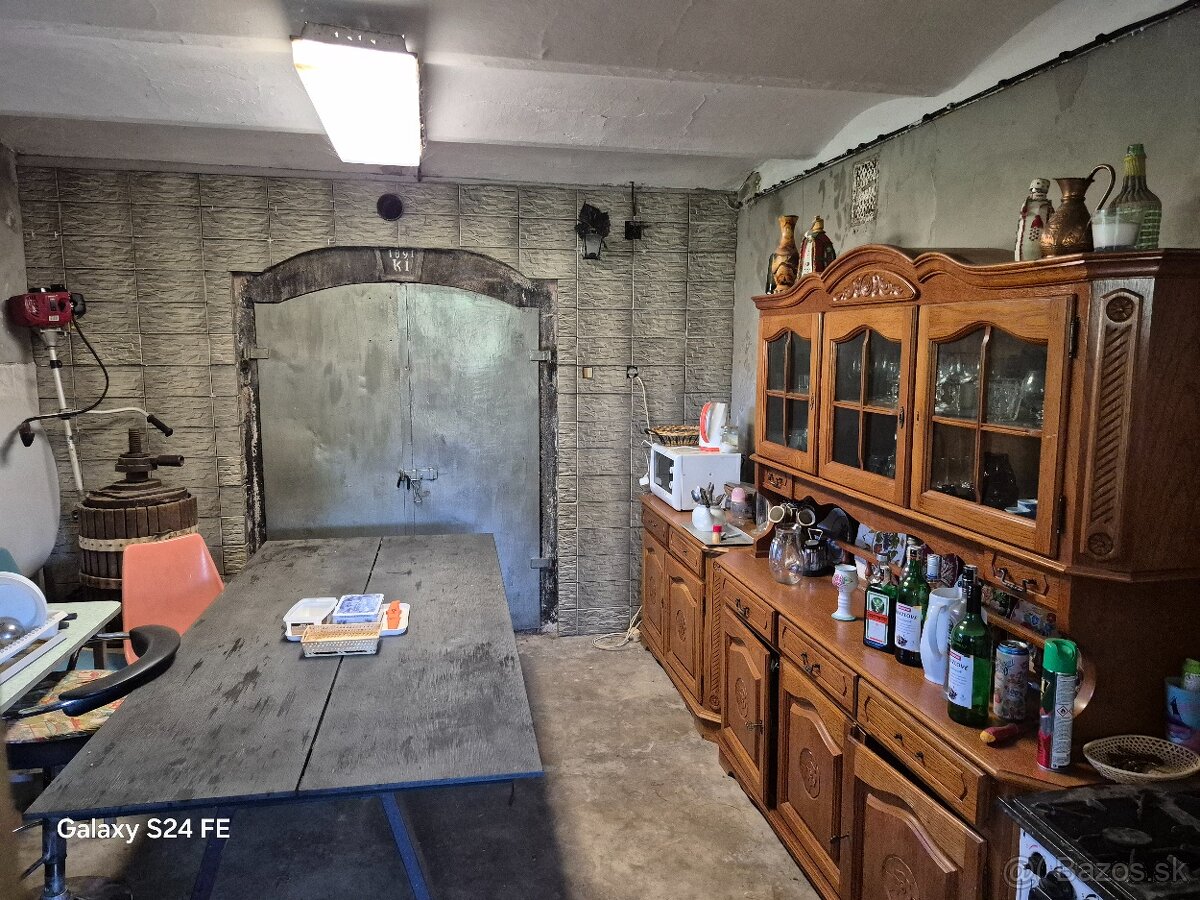 Pivničná chata v známej vinohradníckej oblasti - 7