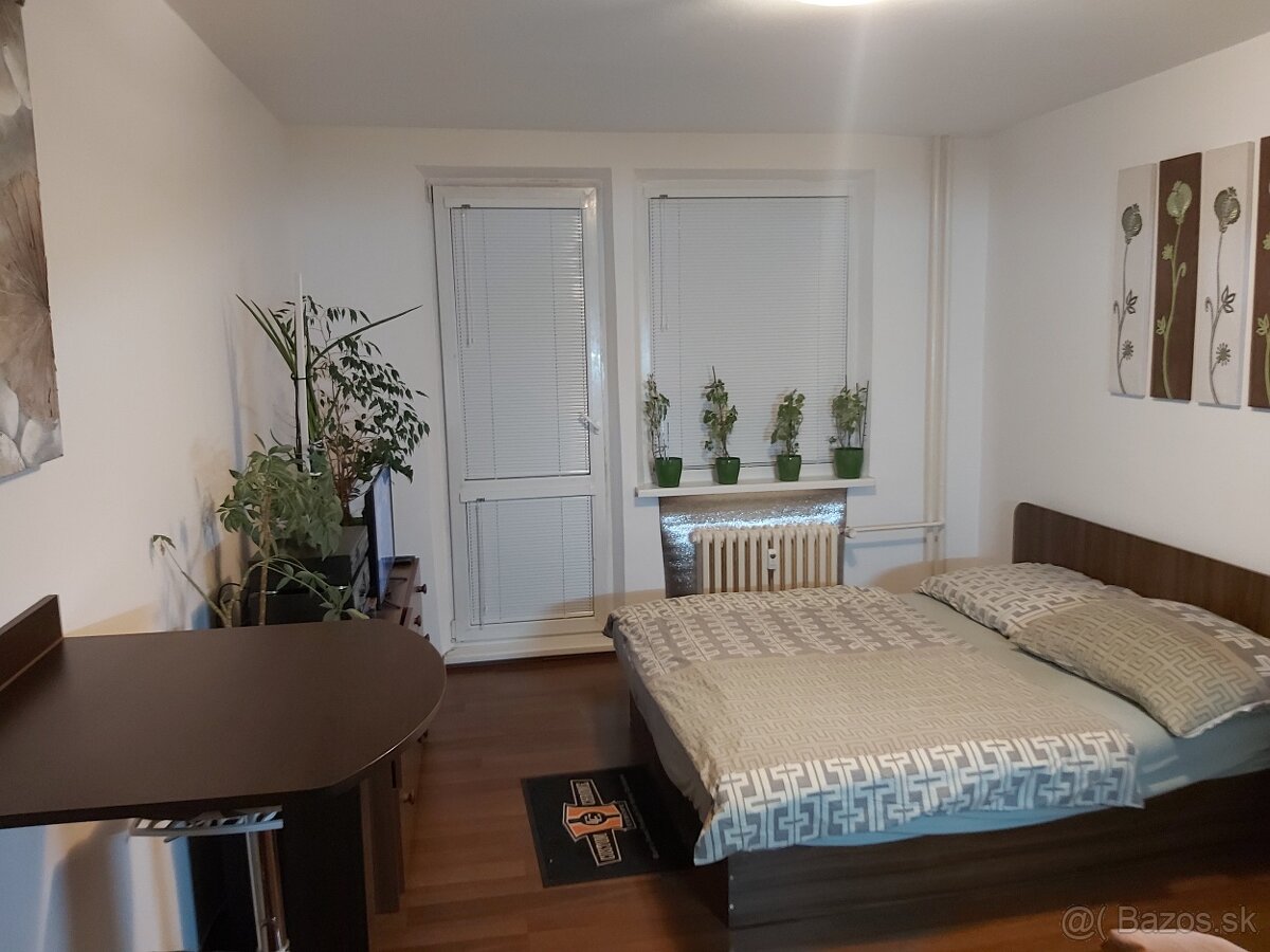 Garsonka,garzonka, Družba,Spartakovská ulica - 7