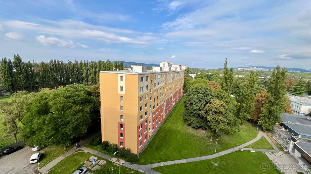 PREDAJ ATRAKTÍVNEHO 3-IZB. BYTU S LOGGIOU V PROSTREDÍ PLNOM - 7