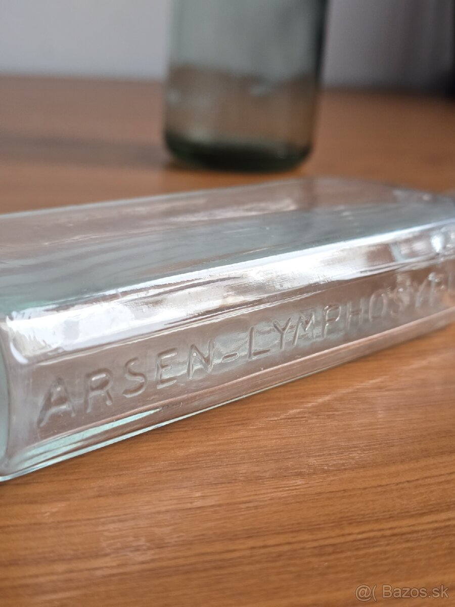 2 sklené fľaše spolu 5 € - 7