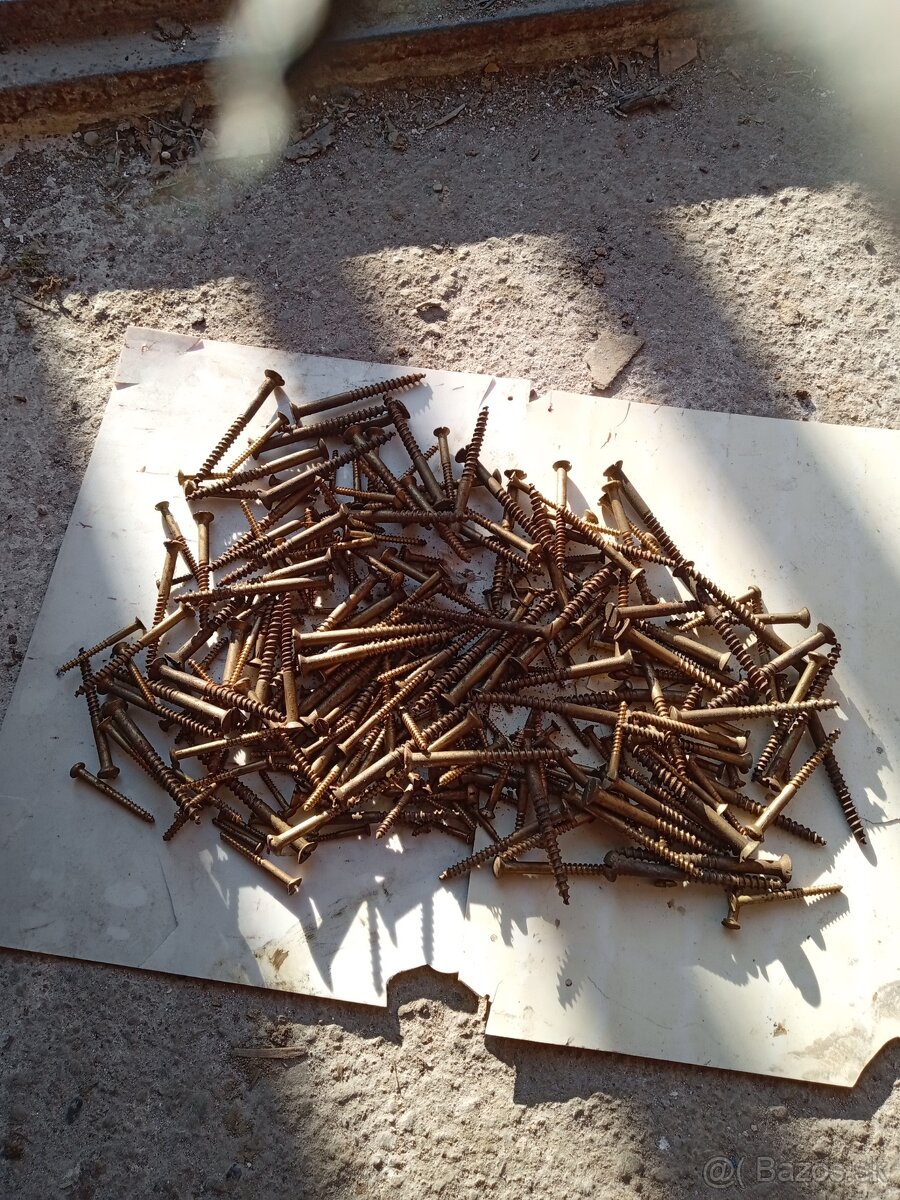 Staré mosadzné šrubky šroby - 7