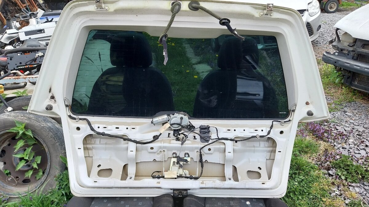 VW Golf 4 kufrove dvere piate - 7