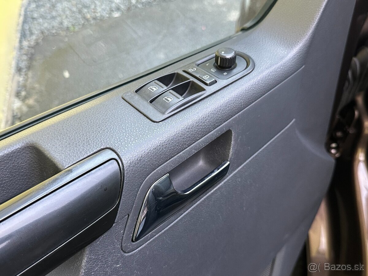 Volkswagen Multivan MULTIVAN 2.0TDI/103kW / 7.Míst r.v.2009 - 7