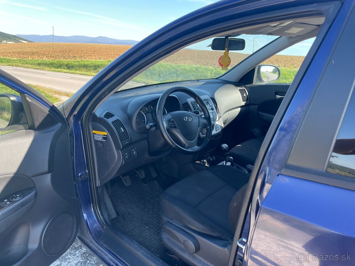 Rozpredám Huyndai i30 80kW r. 2009 - 7