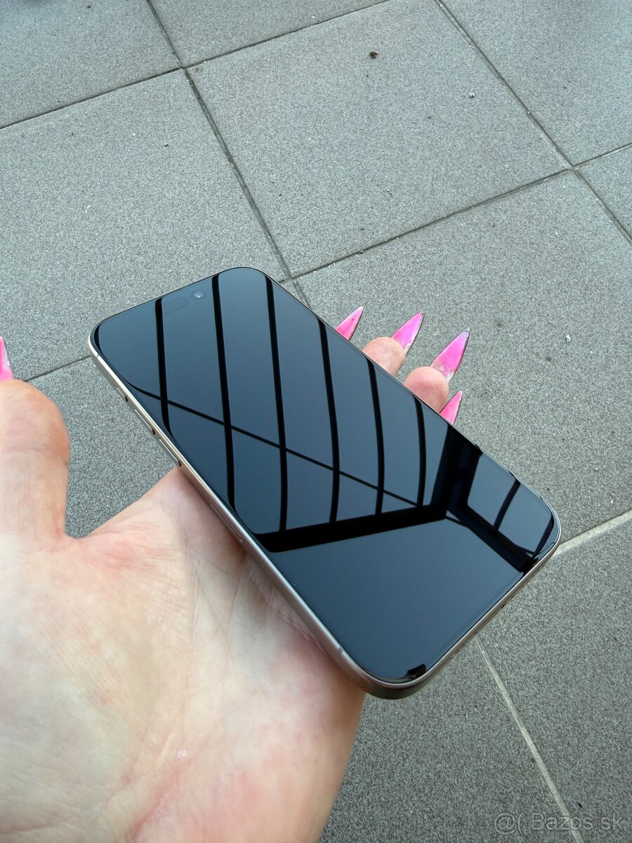 Apple iPhone 15pro,128GB - 7