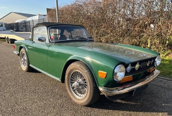 Triumph TR6 Soft Top z roku 1972 - 7