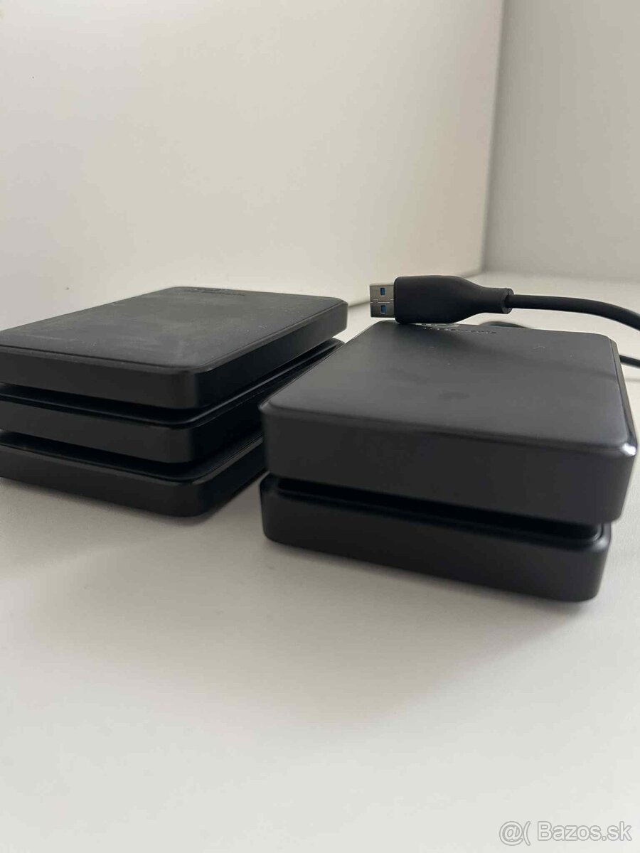 Predam 5ks externy disk WD Elements a passport - 7